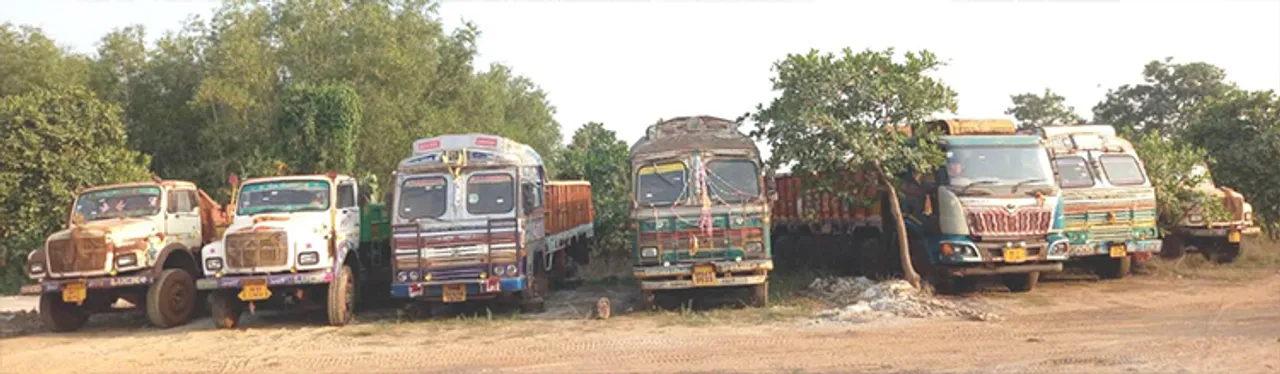  ୧୩ ମାସ ହେଲା ଲୁହାପଥର ପରିବହନ ବନ୍ଦ, ସଙ୍କଟରେ ଟ୍ରକ ମାଲିକ