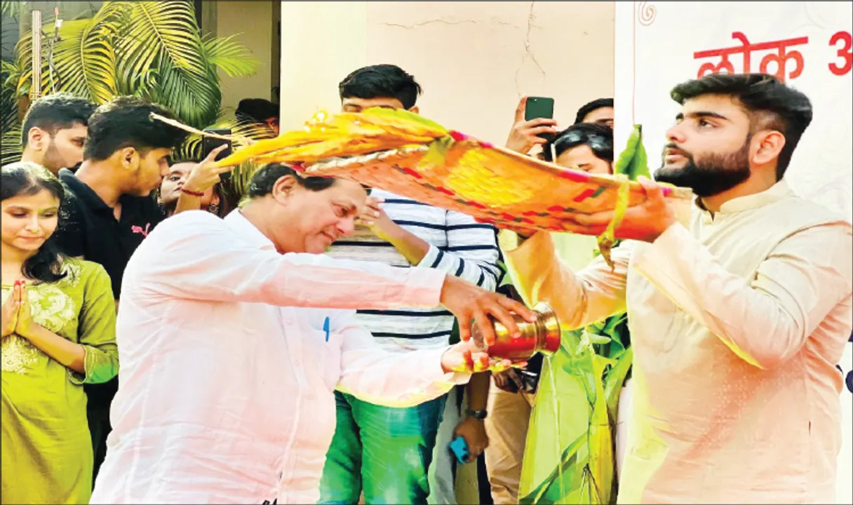  ଛଟ୍‍ ପୂଜା କଲେ କିଟ୍‍ ଛାତ୍ରଛାତ୍ରୀ