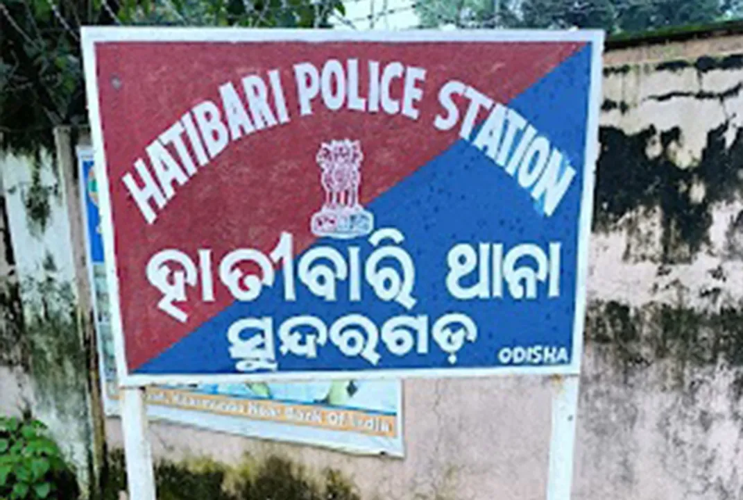 ଥାନାରେ ଯୁବକଙ୍କୁ ଥାର୍ଡ ଡିଗ୍ରୀ ଘଟଣା: ହାତୀବାରି ଥାନାରୁ ହଟିଲେ ଏଏସ୍‌ଆଇ ସୁଶାନ୍ତ ପାତ୍ର