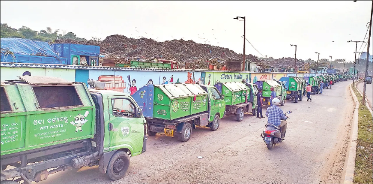  ଯେତେ ବୋହୁଛନ୍ତି, ସେତେ ବାହାରୁଛି ଆବର୍ଜନା