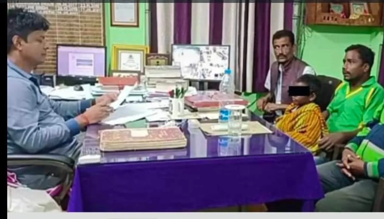  ପ୍ରଥମ ଶ୍ରେଣୀ ଆଦିବାସୀ ଛାତ୍ରୀଙ୍କୁ ପ୍ରଧାନ ଶିକ୍ଷକଙ୍କ ମାଡ଼: ଥାନାରେ ଲିଖିତ ଅଭିଯୋଗ