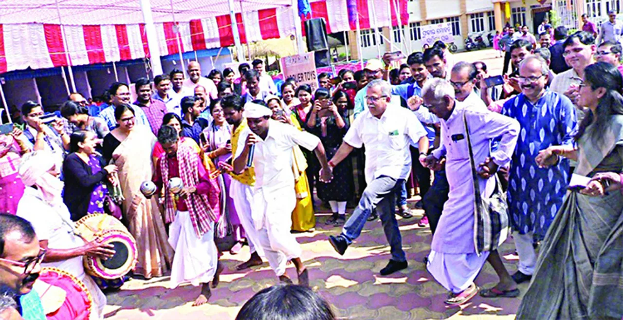  ‘ଆଦିବାସୀଙ୍କ ଚାଲିଚଳଣି ସୁସ୍ଥ ଜୀବନର ବାର୍ତ୍ତା ଦିଏ’