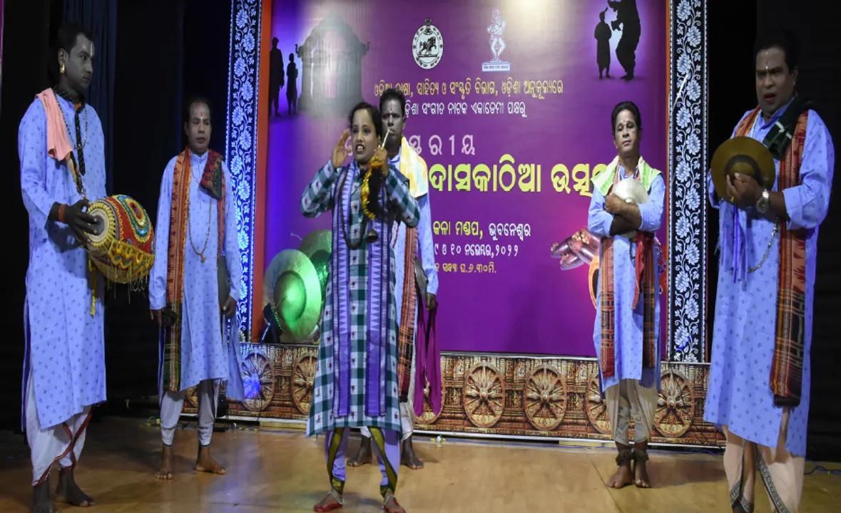  ମନମୋହିଲା ପାଲା ଓ ଦାସକାଠିଆ, ୬ ଶିଳ୍ପୀ ସମ୍ବର୍ଦ୍ଧିତ