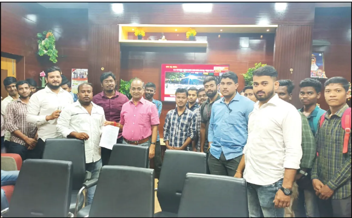  ଉତ୍କଳ ବିଶ୍ବବିଦ୍ୟାଳୟର ବିଭିନ୍ନ ସମସ୍ୟା ନେଇ କୁଳସଚିବଙ୍କୁ ଦାବିପତ୍ର