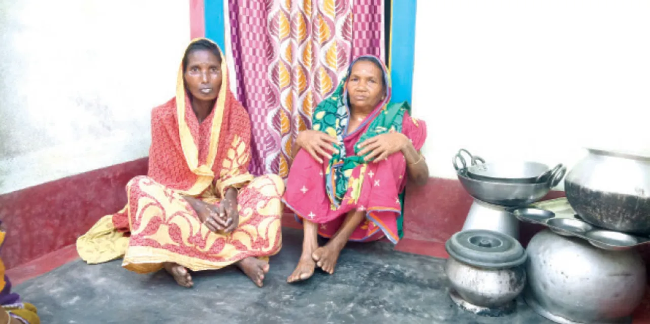  ଦୁରାରୋଗ୍ୟରେ ଆକ୍ରାନ୍ତ ସବିତାଙ୍କୁ ଭରସା ବୁଢ଼ୀମାଆ, ଝିଅର ଭବିଷ୍ୟତକୁ ନେଇ ସନ୍ଦିହାନରେ