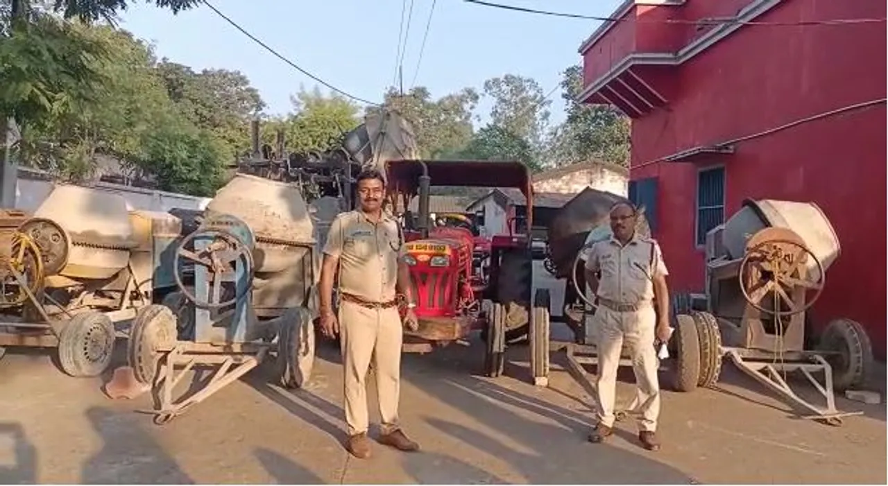  ୬ଟି ମିକ୍ସଚର ମେସିନ ଓ ଏକ ଟ୍ରାକ୍ଟର ଜବତ