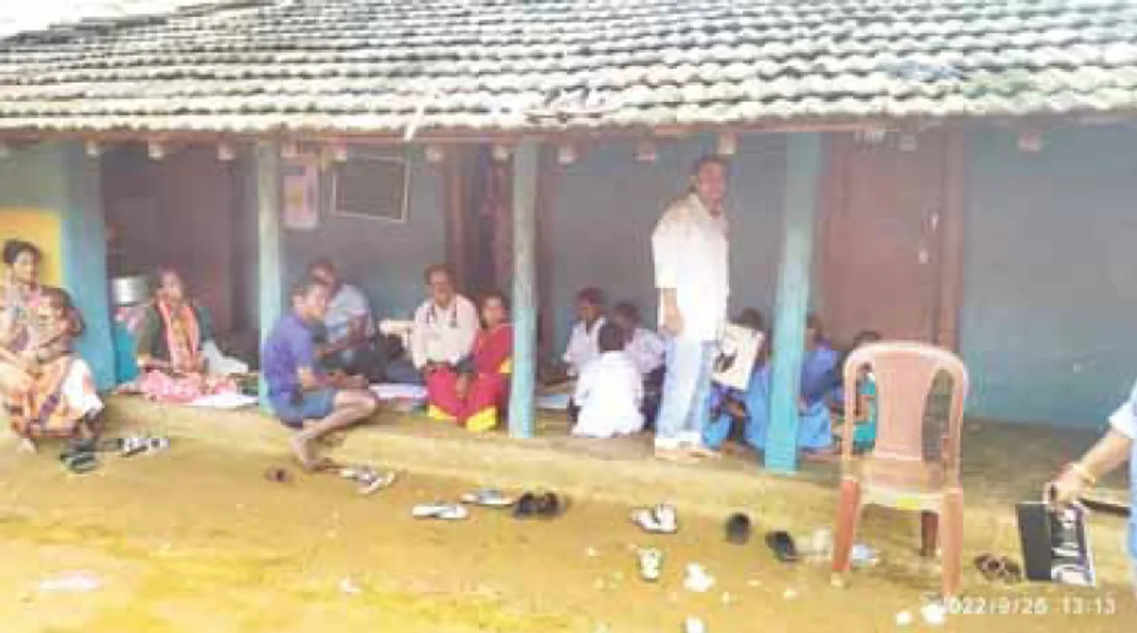  ସ୍ବାଭିମାନ ଅଞ୍ଚଳର ବିକଳ ଚିତ୍ର: ଗୋଟିଏ ବାରଣ୍ଡାରେ ଶିକ୍ଷାଦାନ-ସ୍ବାସ୍ଥ୍ୟସେବା
