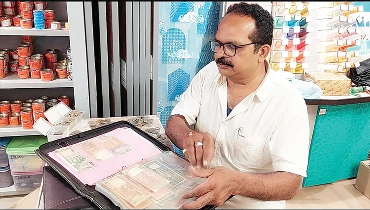  ନିଆରା ମଣିଷ ବାଲାଜୀ: ବିଦେଶୀ, ପୁରାତନ ମୁଦ୍ରା ସଂଗ୍ରହ ସହ ସୁକ୍ଷ୍ମ ଚିତ୍ରକଳାରେ ମାହିର୍