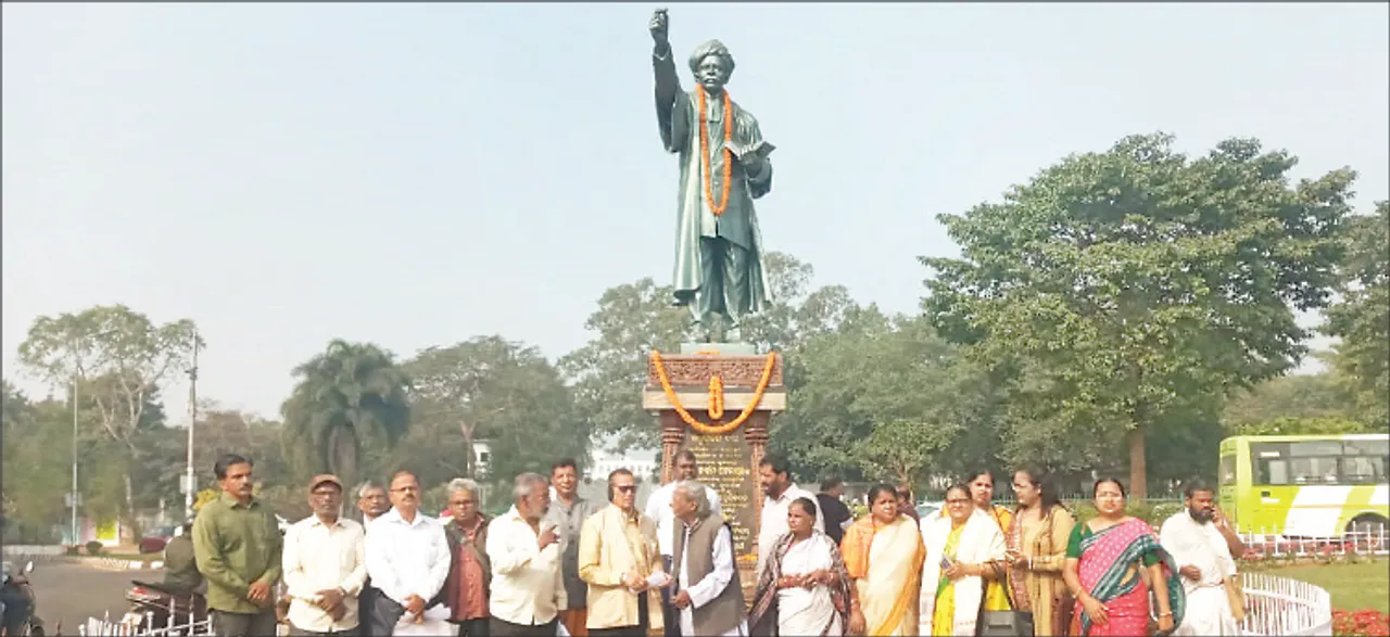  ମଧୁବାବୁଙ୍କ ସମାଧି ପୀଠର ପୁନରୁଦ୍ଧାର ହେଉ
