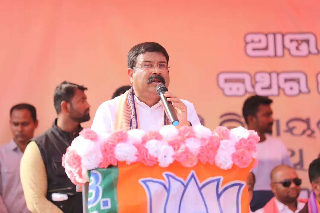  ଖାଲି ହାତରେ ନୁହେଁ, ଏହା ଧରି ମୁଖ୍ୟମନ୍ତ୍ରୀ ପଦ୍ମପୁରକୁ ଆସନ୍ତୁ : ଧର୍ମେନ୍ଦ୍ର