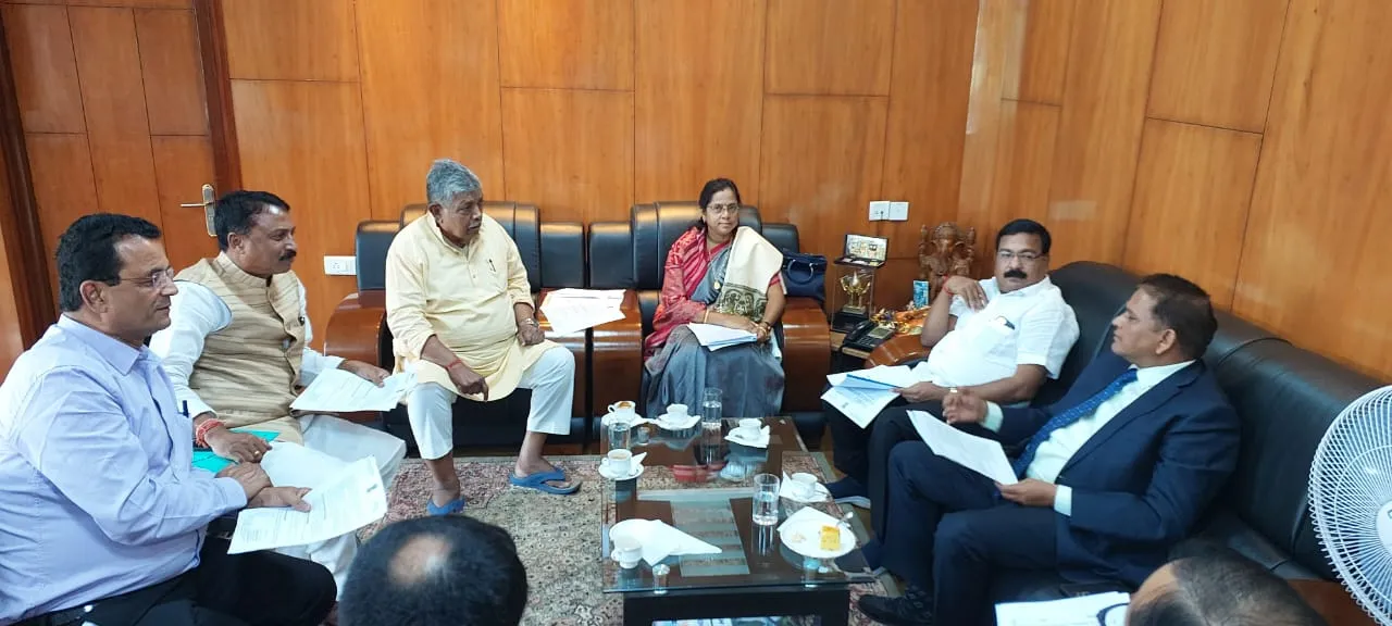  ପୂର୍ବତଟ ରେଳବାଇର ବିଭିନ୍ନ ରେଳଷ୍ଟେସନର ଉନ୍ନତି ପାଇଁ ସମୀକ୍ଷା କଲେ ସାଂସଦ 