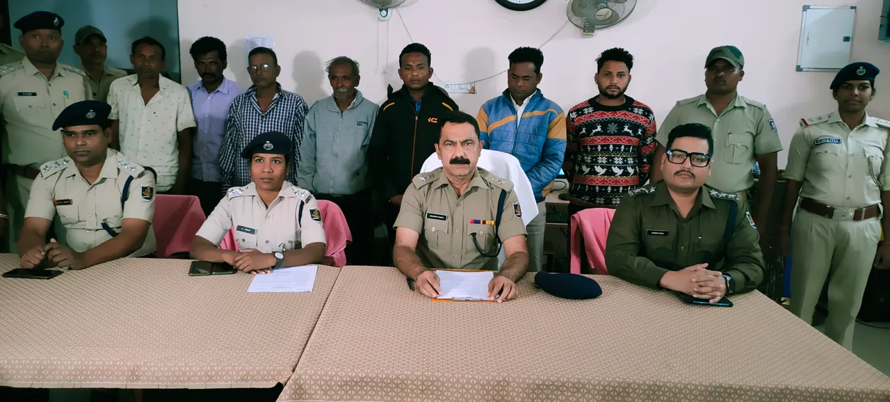  ନକଲି ସୁନା ଦେଇ ବ୍ୟାଙ୍କରୁ ୫୨.୮୩ ଲକ୍ଷ ଠକେଇ: ବାପ, ପୁଅ ଓ ବଣିଆ ସମେତ ୭ ଗିରଫ