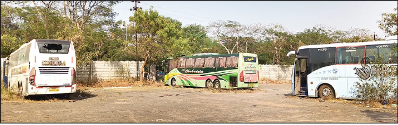  ପରିତ୍ୟକ୍ତ ବସ୍‌ରେ ପୁଣି ଚାଲିଲାଣି ରଙ୍ଗଶାଳା