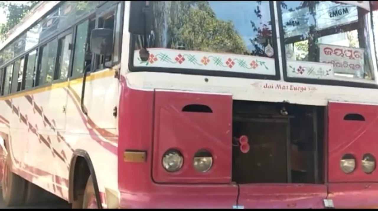  ବାଇକରୁ ଖସି ବସ୍ ଚକା ତଳେ ଚାପିହୋଇଗଲେ ମହିଳା