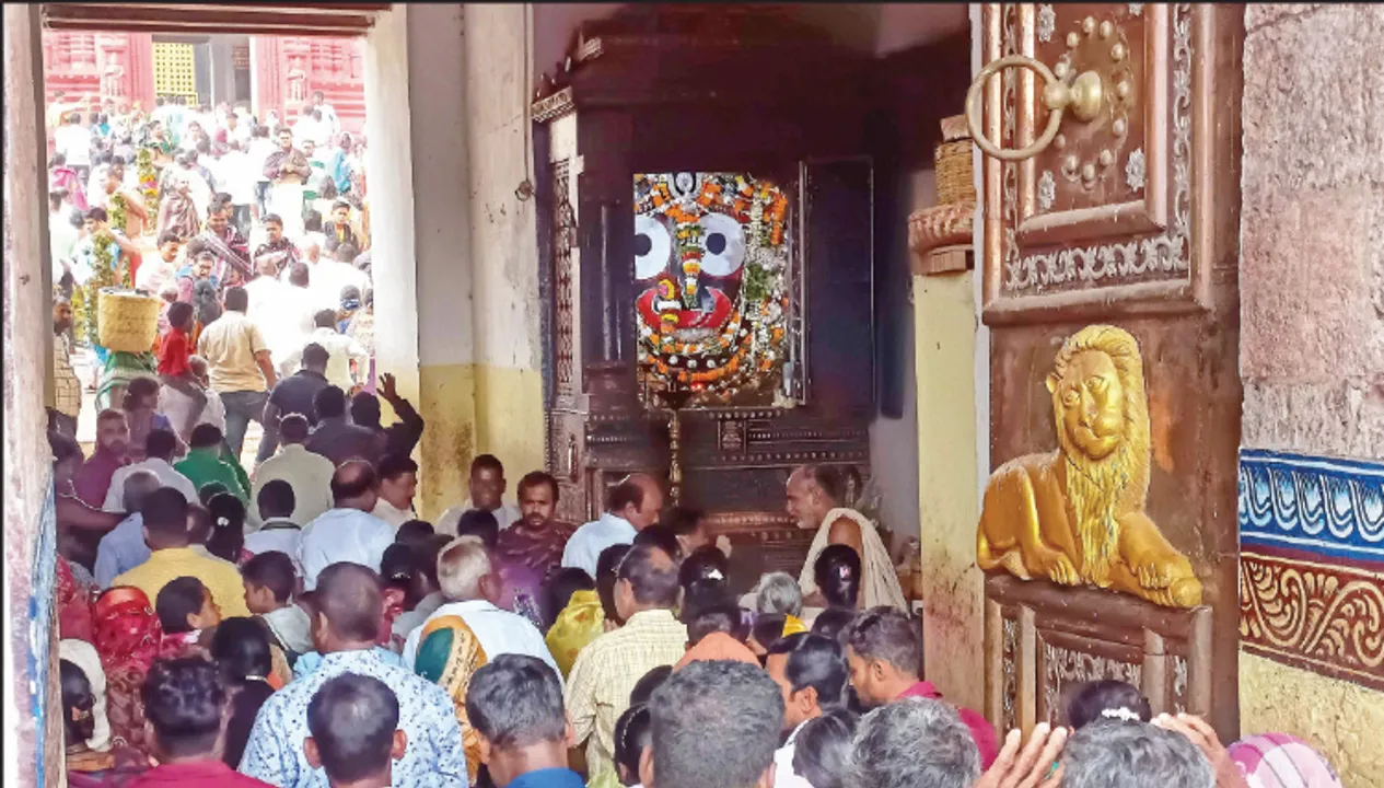  ଶ୍ରୀମନ୍ଦିର, ବେଳାଭୂମିରେ ପ୍ରବଳ ଗହଳି