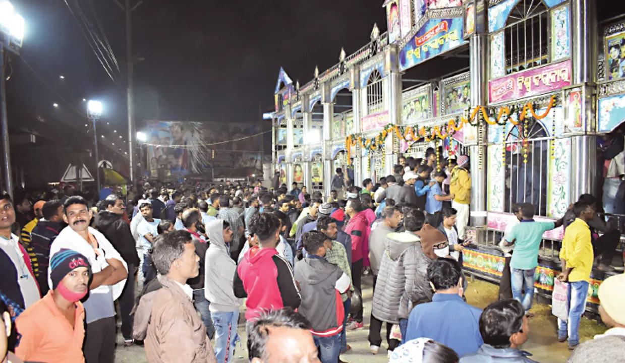  ଆରମ୍ଭ ହେଲା ଅପେରା ଲଢ଼େଇ