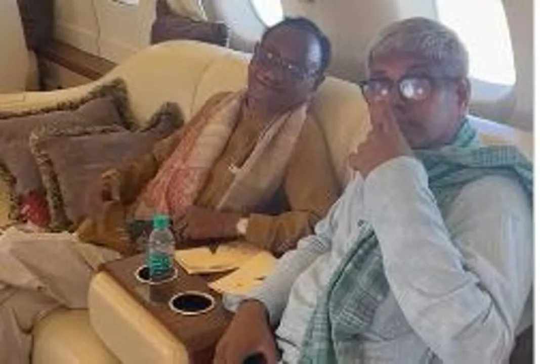  ବିଆର୍‌ଏସ୍‌ରେ ଯୋଗଦେବା ପୂର୍ବରୁ ହାଇଦ୍ରାବାଦ ଅଭିମୁଖେ ପୂର୍ବତନ ମୁଖ୍ୟମନ୍ତ୍ରୀ ଗିରିଧର ଗମାଙ୍ଗ।