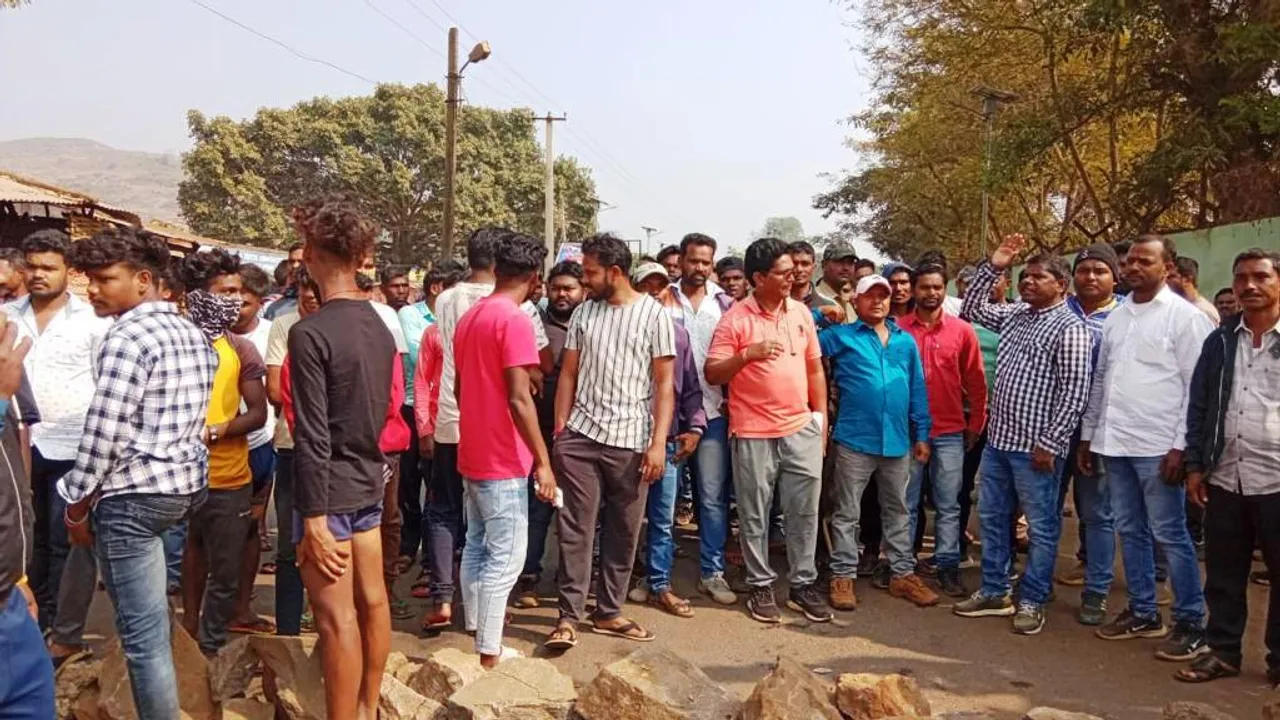  ଚଇତି ନିମନ୍ତ୍ରଣ କାର୍ଡରେ ବ୍ଲକ୍ ଅଧ୍ୟକ୍ଷଙ୍କୁ ଉପେକ୍ଷା: କାଶୀପୁରରେ ତୀବ୍ର ବିରୋଧ, ବଜାର ବନ୍ଦ