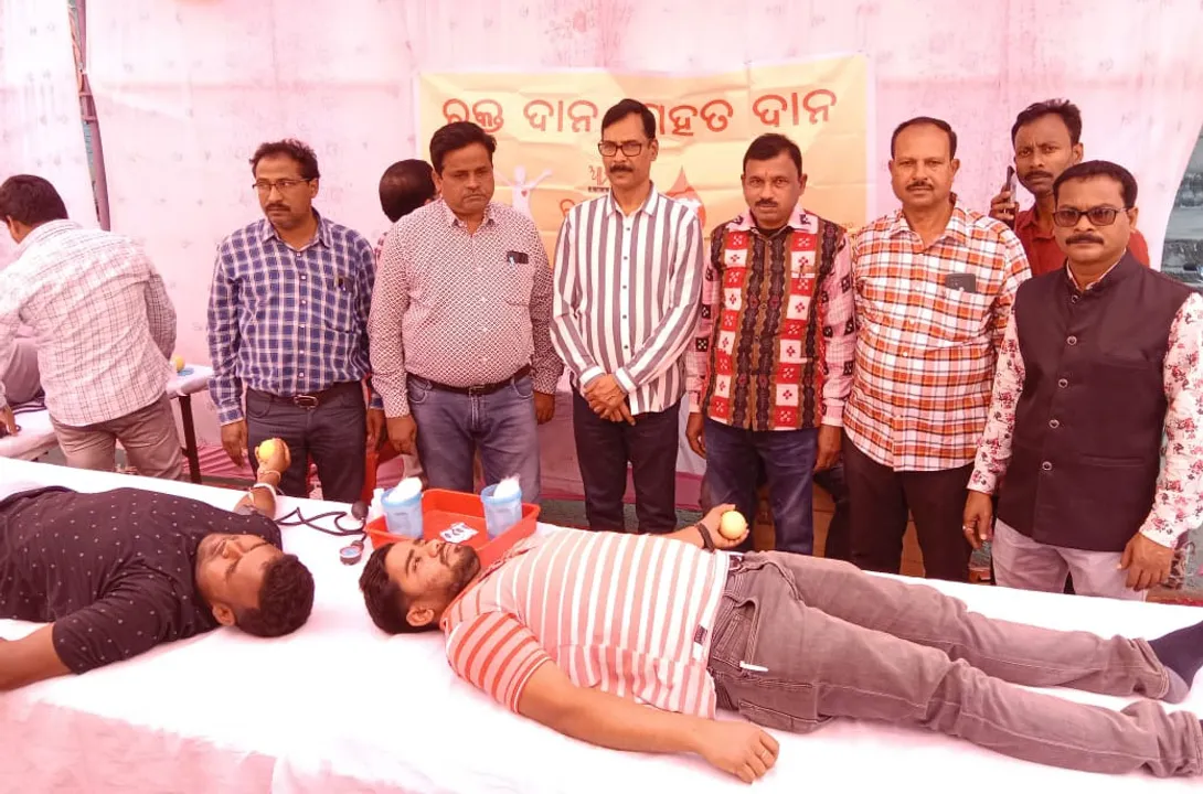  ନକ୍ସାପାଲିରେ ରକ୍ତଦାନ ଶିବିର