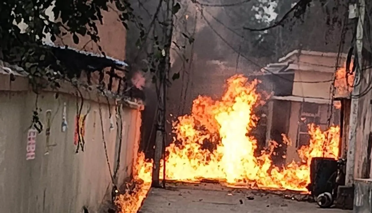  ସବ ରେଜିଷ୍ଟ୍ରର ଅଫିସରେ ଅଗ୍ନିକାଣ୍ଡ: ୨ ଆହତ