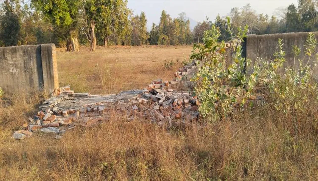  ଉଲୁଣ୍ଡାରେ ଦନ୍ତା ଉତ୍ପାତ: ସର୍ଟର ଭାଙ୍ଗି ଚାଉଳ ଖାଇଲା, ପାଚେରୀ ଭାଙ୍ଗିଲା