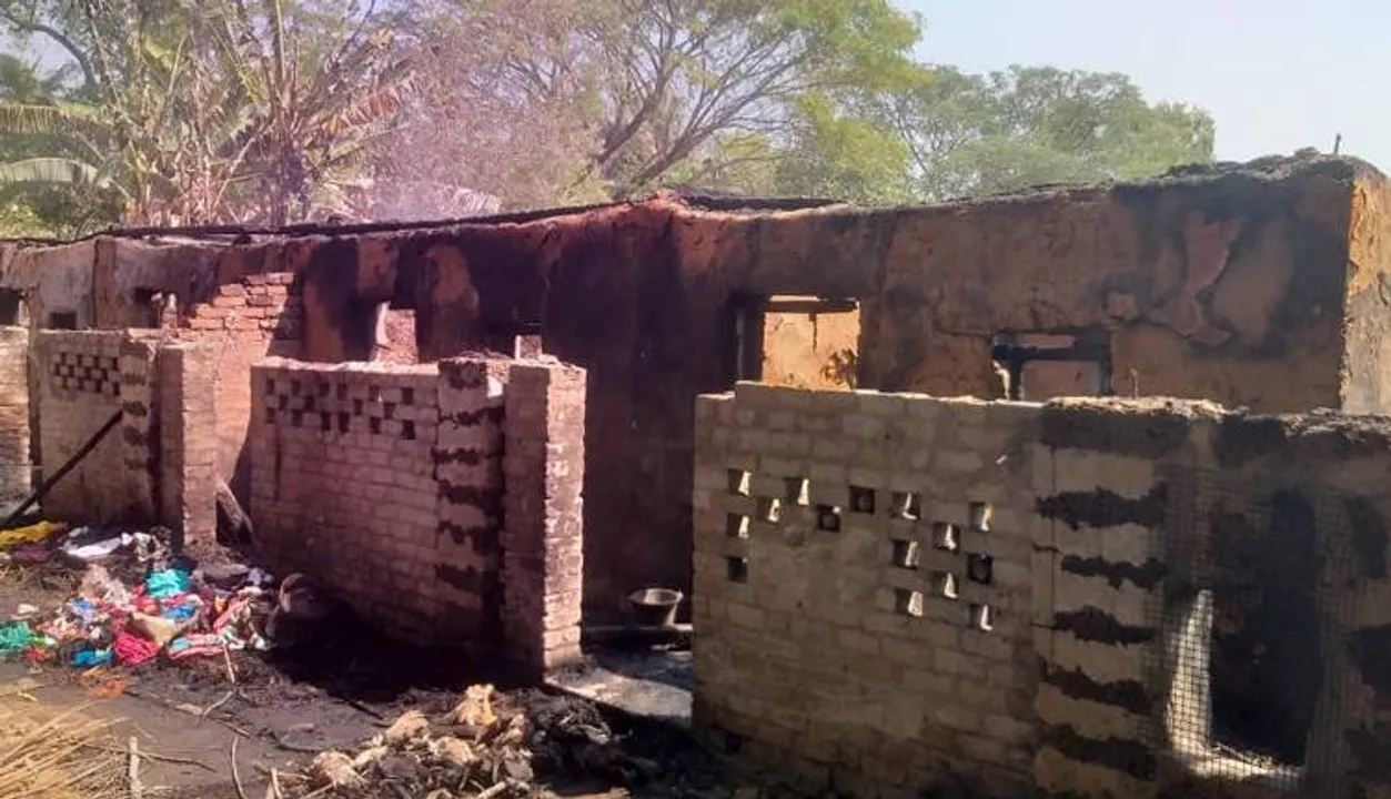  ଦୁର୍ବୃତ୍ତ ଜାଳିଦେଲେ ୪ ବଖରା