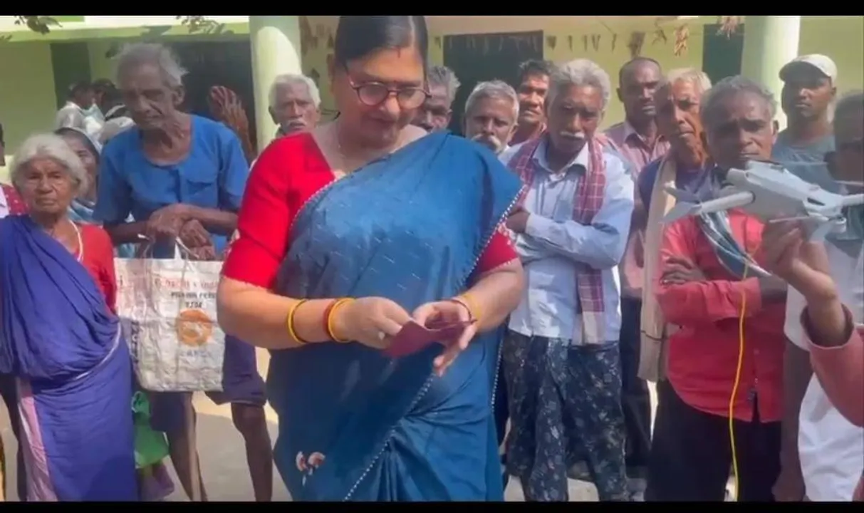  ଇତିହାସ ରଚିଲେ ସରପଞ୍ଚ: ଡ୍ରୋନ୍‌ରେ ଭିନ୍ନକ୍ଷମଙ୍କୁ ପହଞ୍ଚାଇଲେ ଭତ୍ତା