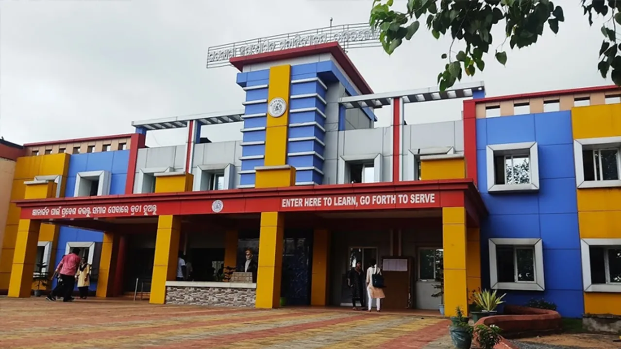  ରାଉରକେଲା ସରକାରୀ ସ୍ବୟଂ ଶାସିତ କଲେଜକୁ ବିଶ୍ବବିଦ୍ୟାଳୟ ମାନ୍ୟତା ଦାବି
