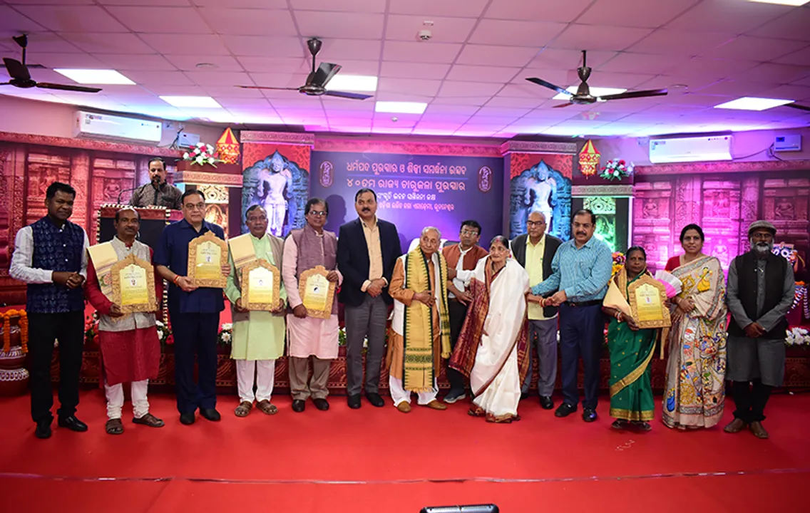  ଲଳିତ କଳା ଏକାଡେମି ପୁରସ୍କାର ପ୍ରଦାନ ସମାରୋହ: ବଂଶୀଧରଙ୍କୁ ‘ଧର୍ମପଦ ପୁରସ୍କାର’