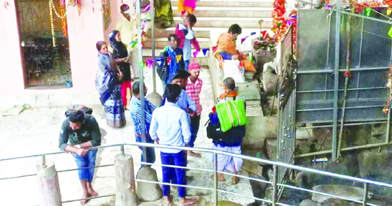  ପଞ୍ଚଲିଙ୍ଗେଶ୍ବର ଶୈବପୀଠରେ ବିବାଦ: ସମୟ ପୂର୍ବରୁ ଠାକୁର ଦର୍ଶନ ବନ୍ଦ ନେଇ ଉତ୍ତେଜନା