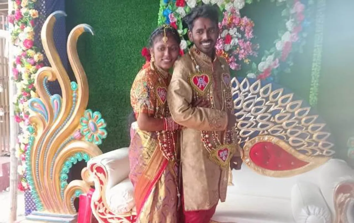  ଦୁର୍ଘଟଣାରେ ନବଦମ୍ପତି ମୃତ: ଦୁଇଦିନ ତଳେ ବେଦିରେ ବସିଥିଲେ, ସାଥୀ ‌ହୋଇ ଆରପାରିକୁ ଚାଲିଗଲେ