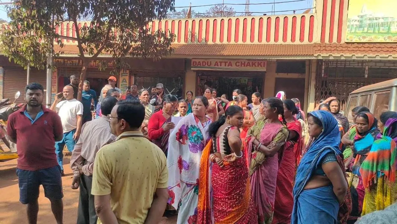  ମଦ ଦୋକାନକୁ ବସ୍ତି ବାସିନ୍ଦାଙ୍କ ବିରୋଧ