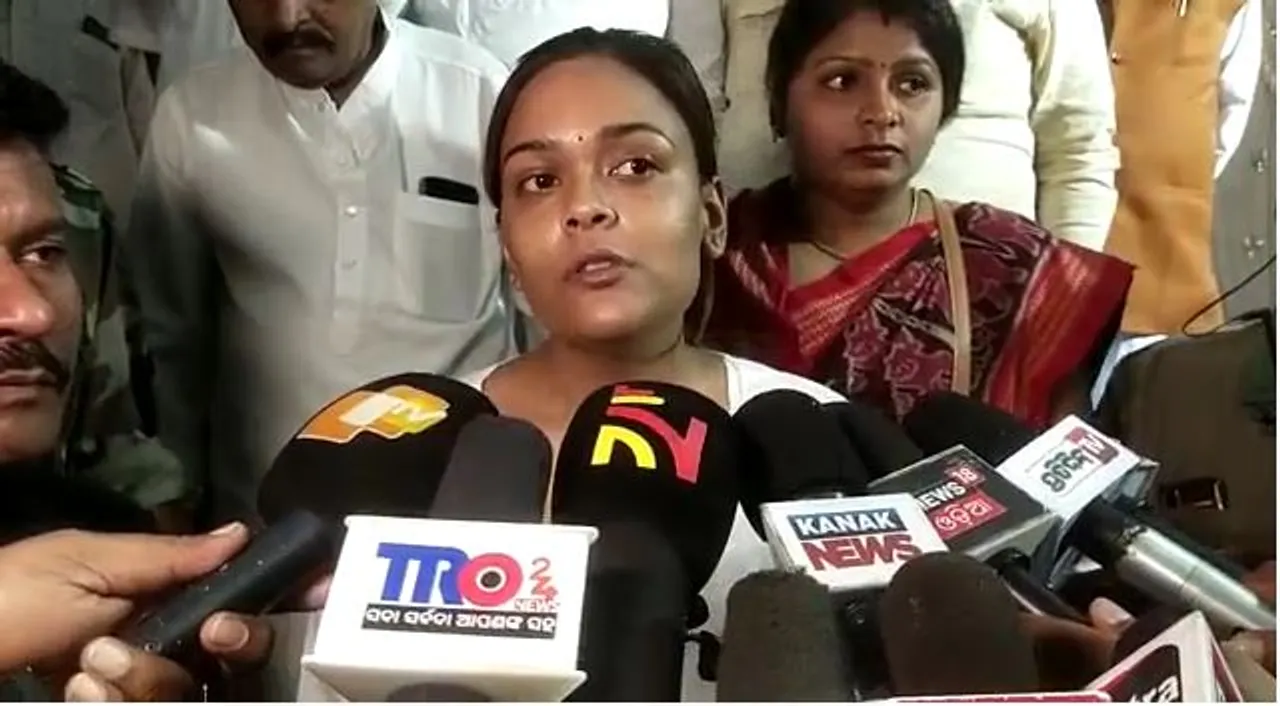 ବିଧାନସଭା ଅଧିବେଶନରେ ପ୍ରଥମ ଥର ଯୋଗ ଦେଲି, ହେଲେ ଦେଖିବାକୁ ନାହାନ୍ତି ବାପା: ଦୀପାଳି ଦାସ