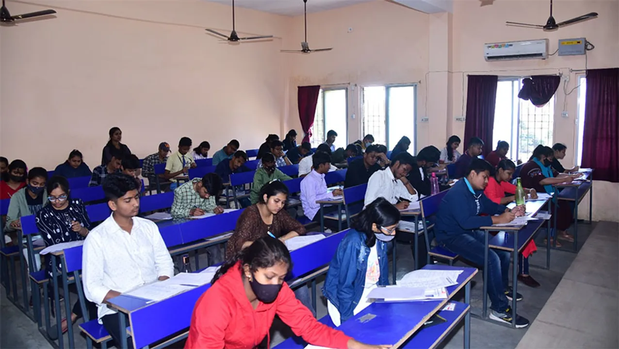  ପ୍ରବେଶିକା ପରୀକ୍ଷାରେ ପ୍ରୟାସର ରେକର୍ଡ, ୨୩ ଜିଲ୍ଲାରୁ ୯୦୦ ଛାତ୍ରଛାତ୍ରୀ ପରୀକ୍ଷା ଦେଲେ