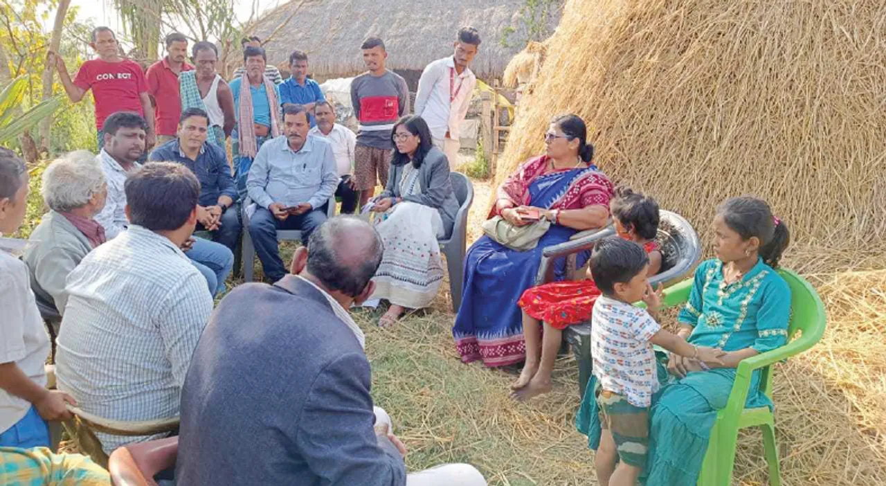  ୪ ଅନାଥ ଶିଶୁଙ୍କ ପାଇଁ ଗାଁ’ରେ ବସିଲା କୋର୍ଟ