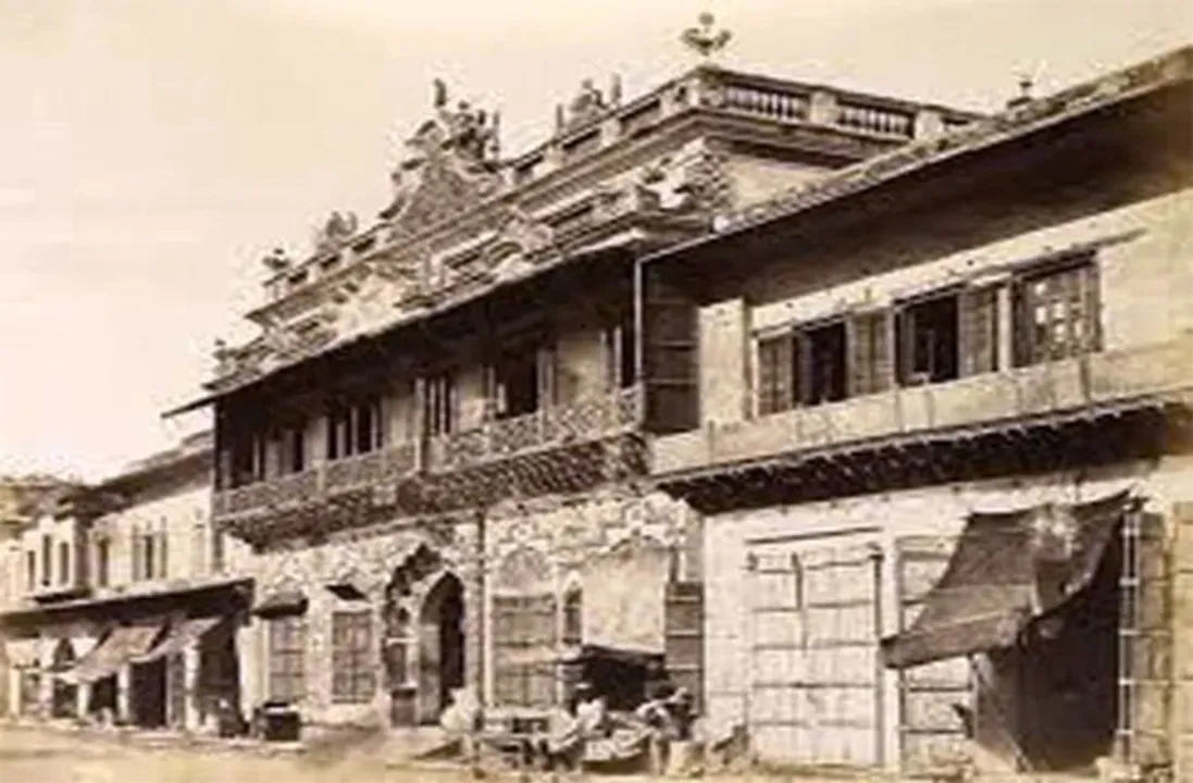  ମୁସାରଫଙ୍କ ପୈତୃକ ଘର ଦିଲ୍ଲୀର ଦରିଆଗଞ୍ଜରେ