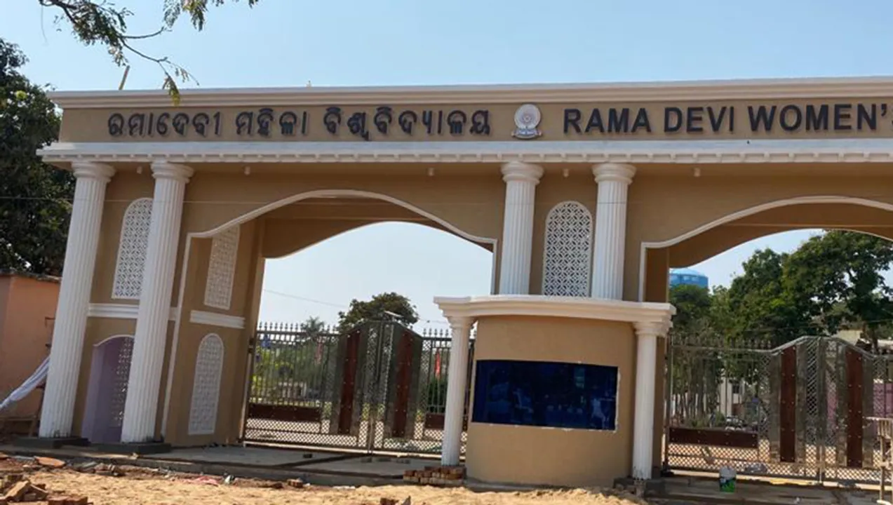  ରମାଦେବୀ ମହିଳା ବିଶ୍ବବିଦ୍ୟାଳୟ: ଏଥର ମଧ୍ୟ ପାଳି କରି ପାଠପଢ଼ା‌