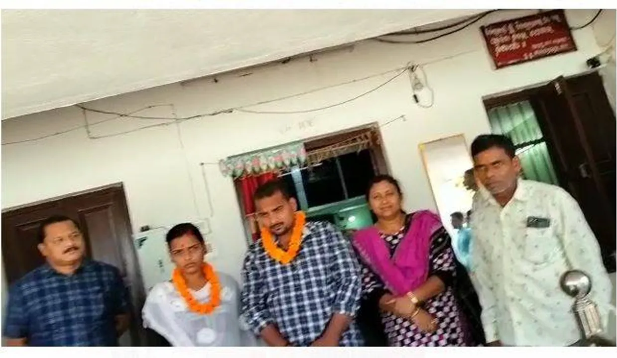  ୫ ବର୍ଷର ପ୍ରେମ ସାକାର ହେଲା; ଘରୁ ପଳାଇ ଥାନାରେ ବିବାହ କଲେ ପ୍ରେମିକ-ପ୍ରେମିକା