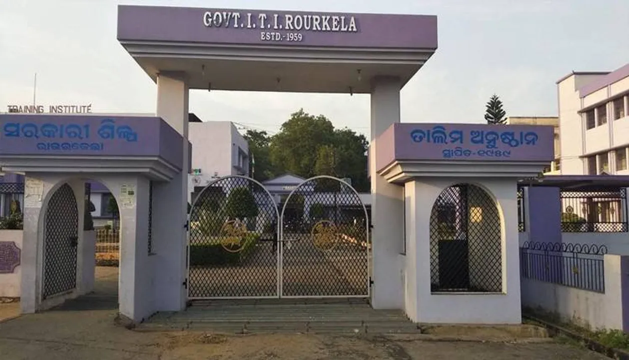  ଛାତ୍ରଛାତ୍ରୀଙ୍କୁ ଭଣ୍ଡାଉଛି ସରକାରୀ ଆଇଟିଆଇ