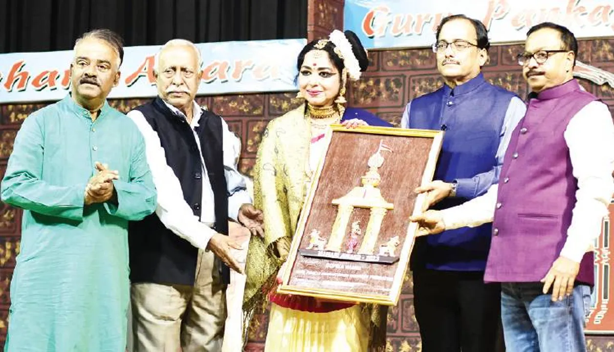  ଗୋପିକା ବର୍ମାଙ୍କୁ ‘ମାହାରୀ ସମ୍ମାନ’