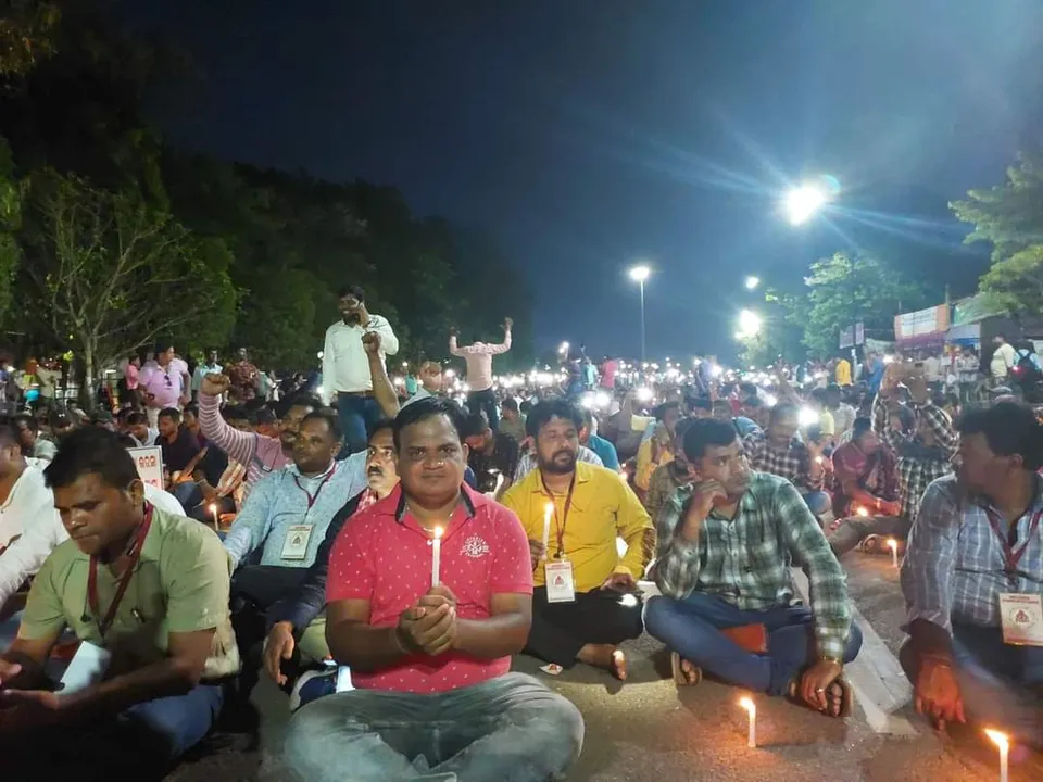  ଭୁବନେଶ୍ବରରେ ଅଲ ଓଡିଶା ଆଉଟ୍ ସୋର୍ସିଂ କର୍ମଚାରୀ ମହାସଂଘର କ୍ୟାଣ୍ଡେଲ ଶୋଭାଯାତ୍ରା।