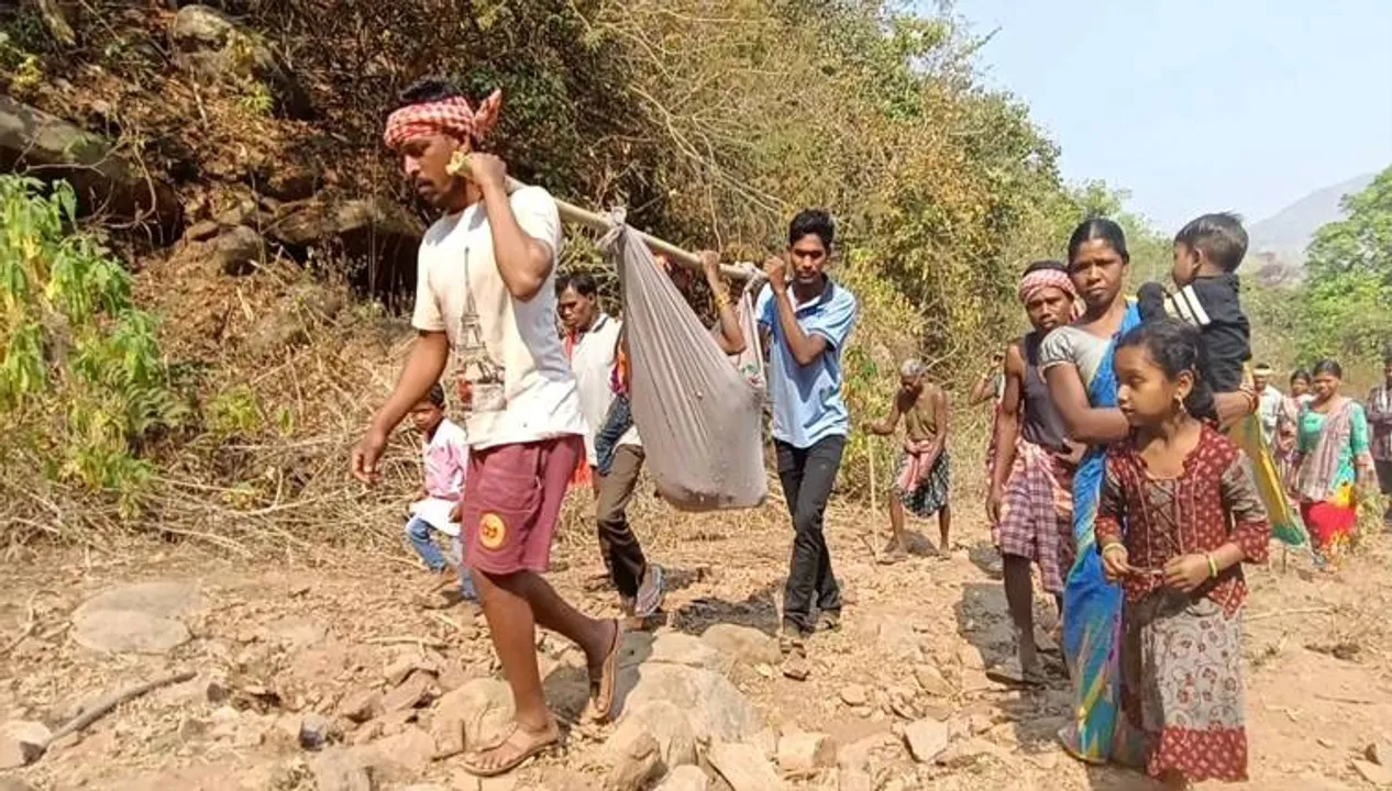  ମୁଣ୍ଡାମା ଗ୍ରାମବାସୀଙ୍କ କୋହ, ‘ଭୋଟ ବେଳେ ନେତାଙ୍କୁ ଦେଖୁଛୁ, ବିକାଶ ଦେଖିନୁ’