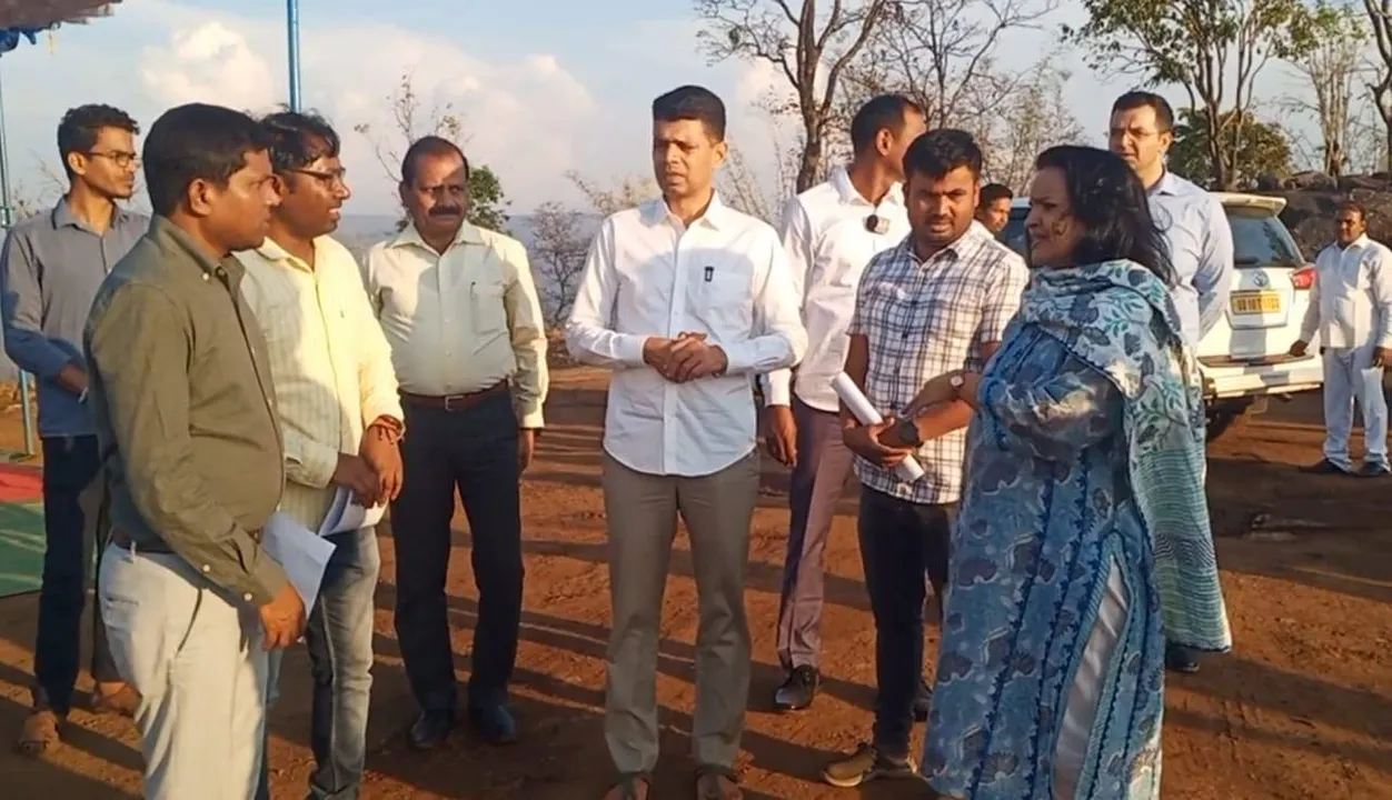  ମାଲକାନଗିରିରେ ୫-ଟି ସଚିବ; ସ୍ବାଭିମାନ ଅଞ୍ଚଳ ଓ ସୀତାକୁଣ୍ଡ ବୁଲି ଦେଖିଲେ
