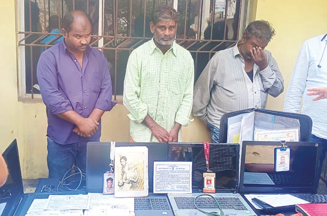  ପୁଲିସ ପଞ୍ଝାରେ ତାମିଲ୍‌ ଲୁଟେରା ଗ୍ୟାଙ୍ଗ୍‌
