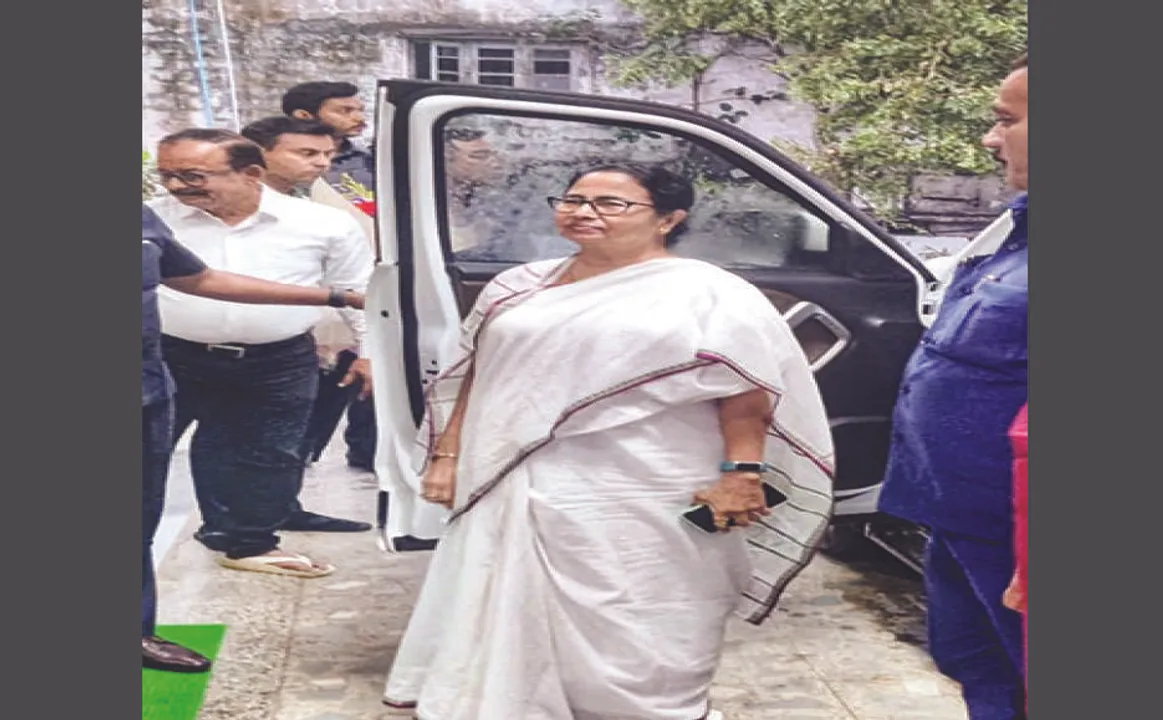  ପୁରୀରେ ମମତା: ଆଜି ଅପରାହ୍ଣରେ ମହାପ୍ରଭୁଙ୍କ ଦର୍ଶନ  କରିବେ