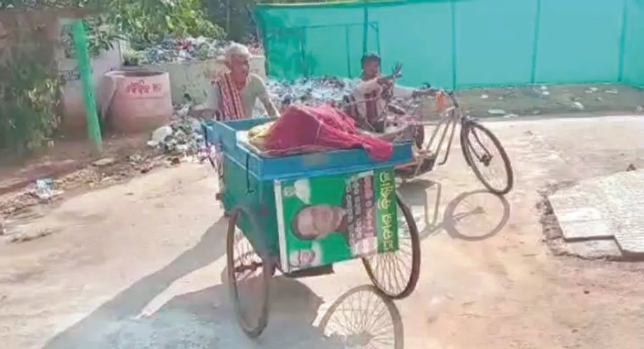  ଆମ୍ବୁଲାନ୍ସ ଆସିଲାନି, ଠେଲାଗାଡ଼ିରେ ବୋହିଲେ; ଦୁର୍ଘଟଣାରେ ଆହତ ମହିଳା ହସ୍ପିଟାଲରେ ମୃତ