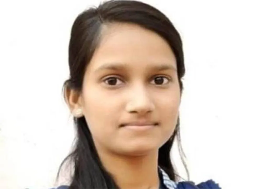  ପଲିଟେକ୍‌ନିକ୍‌ କଲେଜ ହଷ୍ଟେଲରେ ଝୁଲିପଡ଼ିଲେ ଛାତ୍ରୀ