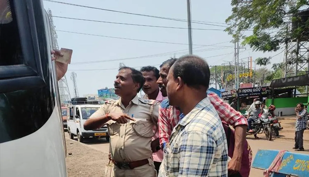  ଚାଲିଚାଲି ବାରିପଦା ଯାଉଥିଲେ, ସହାୟତା କଲେ ପୁଲିସ କର୍ମଚାରୀ