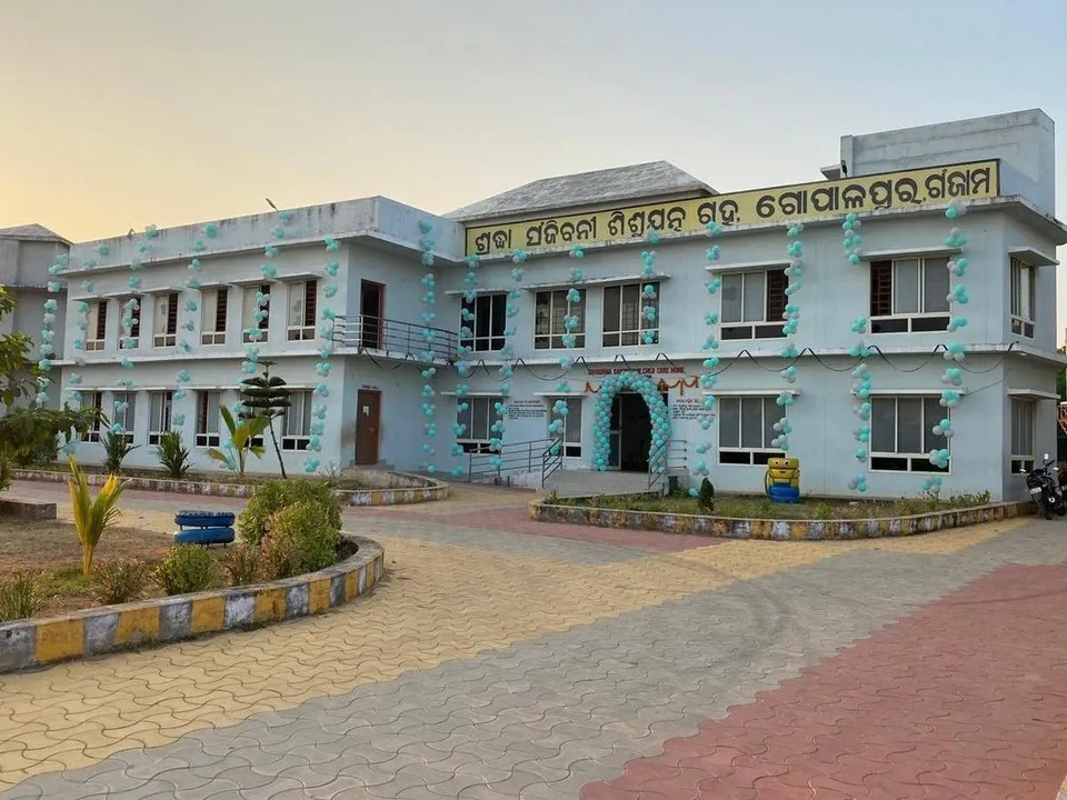  ଶ୍ରଦ୍ଧା ସଞ୍ଜିବନୀରେ ୫୭ ଏଚ୍‌ଆଇଭି ଆକ୍ରାନ୍ତ ଶିଶୁ; ମଧୁବାବୁ ପେନ୍‌ସନ୍‌ରୁ ବଞ୍ଚିତ ୮ ଅନ୍ତେବାସୀ