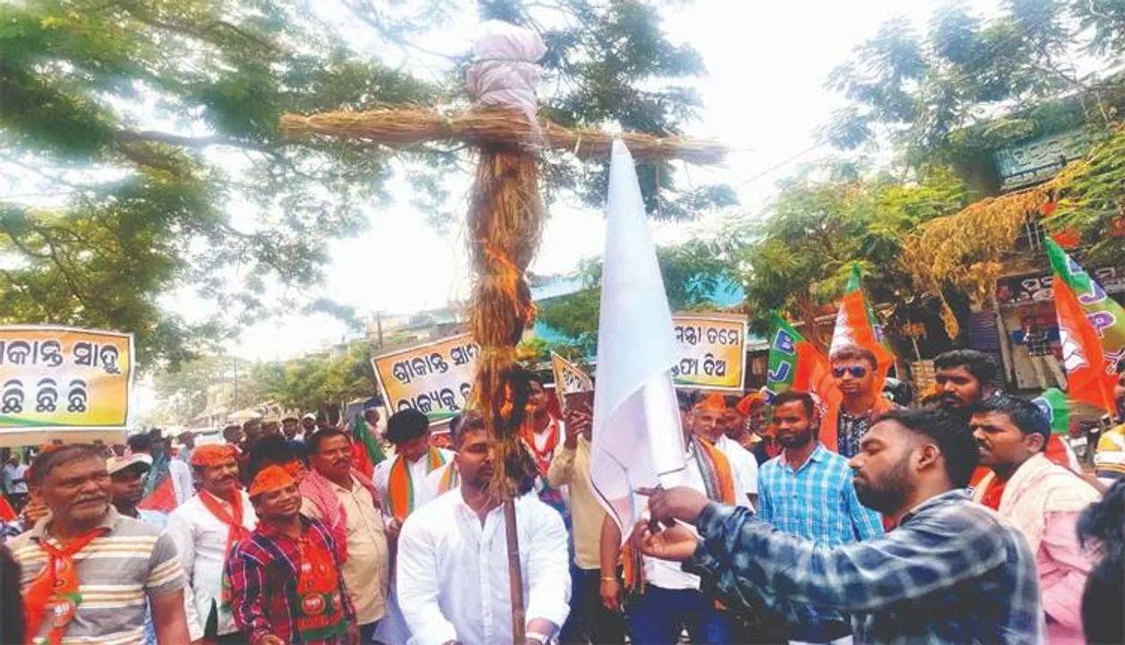  ବିଭିନ୍ନ ସ୍ଥାନରେ ଶ୍ରମମନ୍ତ୍ରୀଙ୍କ କୁଶପୁତ୍ତଳିକା ଦାହ, ଥାନାରେ ଏତଲା